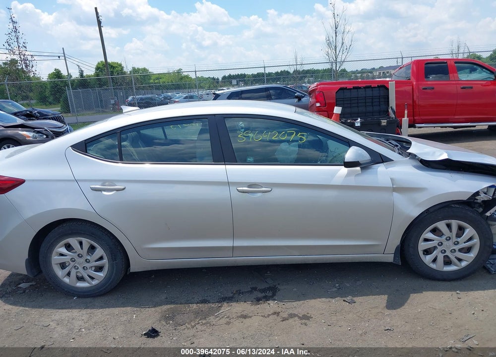 2018 HYUNDAI ELANTRA SE VIN: 5NPD74LF8JH359301