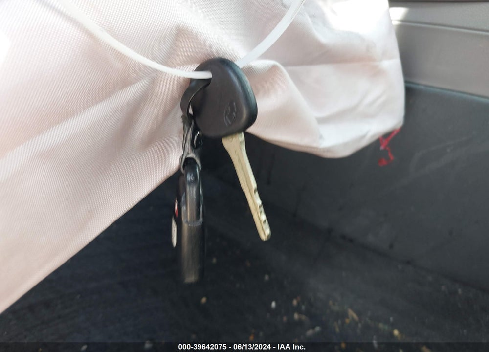 2018 HYUNDAI ELANTRA SE VIN: 5NPD74LF8JH359301