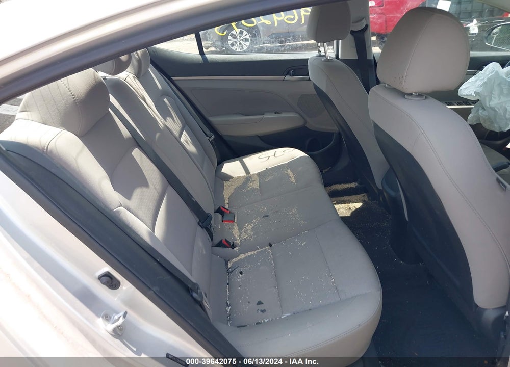 2018 HYUNDAI ELANTRA SE VIN: 5NPD74LF8JH359301