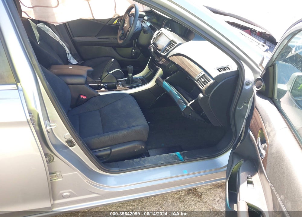 2016 HONDA ACCORD EX VIN: 1HGCR2E74GA008791