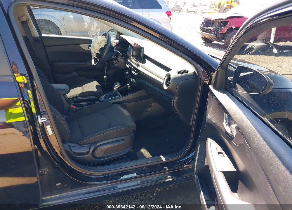 2021 KIA FORTE LXS VIN: 3KPF24AD5ME330873