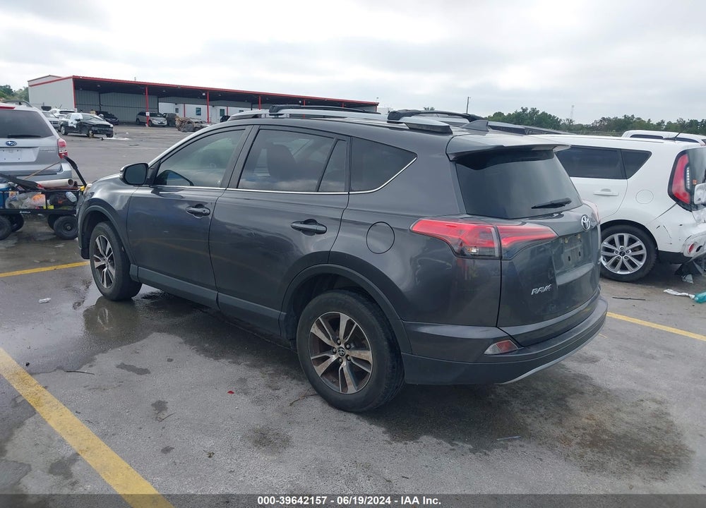 2018 TOYOTA RAV4 XLE VIN: JTMWFREV6JJ185667