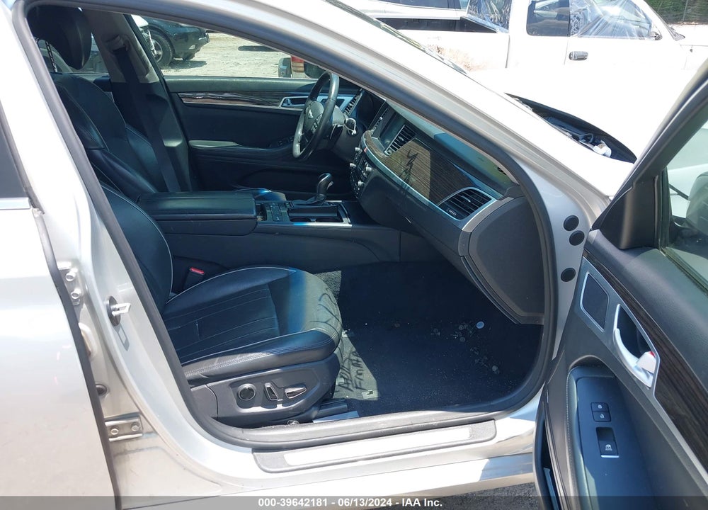 2015 HYUNDAI GENESIS 3.8 VIN: KMHGN4JE4FU071832