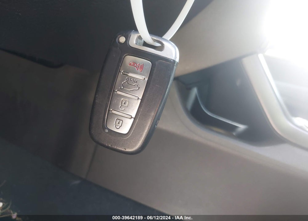 2011 KIA SORENTO EX V6 VIN: 5XYKUDA26BG064139