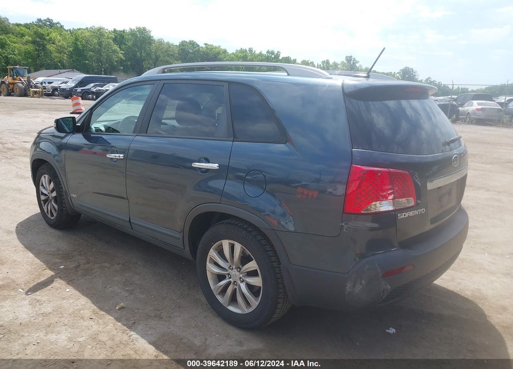 2011 KIA SORENTO EX V6 VIN: 5XYKUDA26BG064139