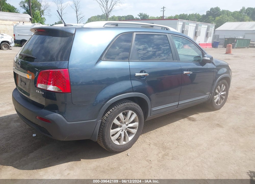 2011 KIA SORENTO EX V6 VIN: 5XYKUDA26BG064139