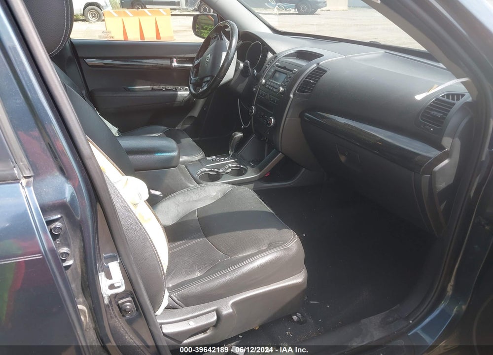 2011 KIA SORENTO EX V6 VIN: 5XYKUDA26BG064139