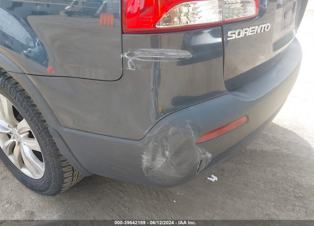 2011 KIA SORENTO EX V6 VIN: 5XYKUDA26BG064139
