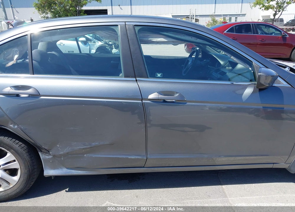 2008 HONDA ACCORD 2.4 LX-P VIN: 1HGCP264X8A116876