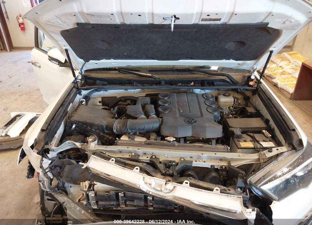 2020 TOYOTA 4RUNNER LIMITED VIN: JTEBU5JRXL5760270