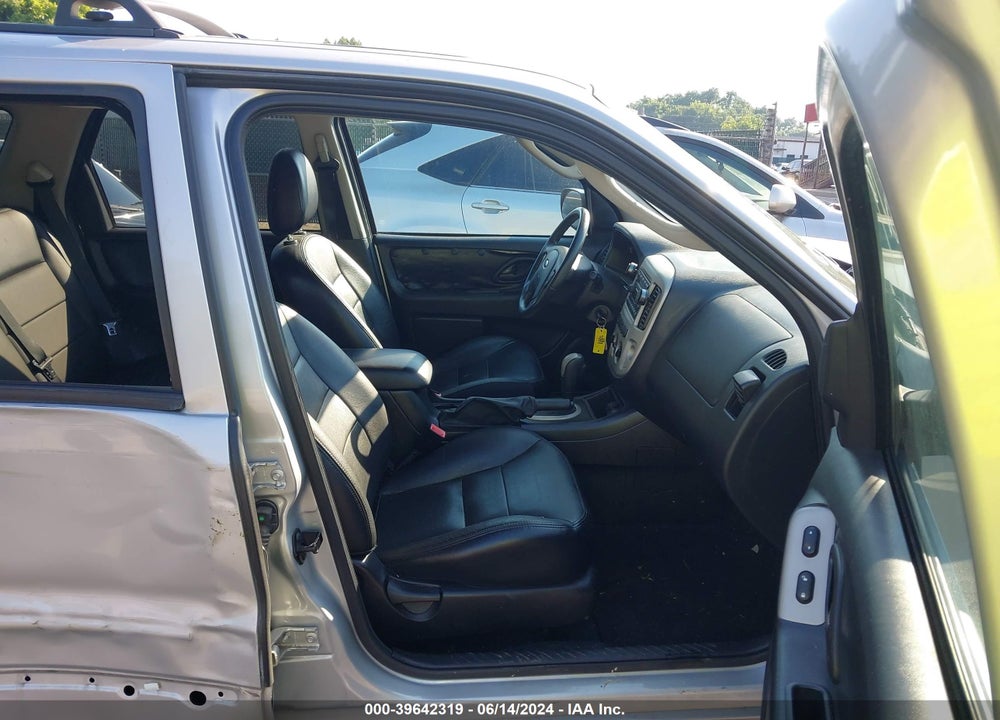 2005 FORD ESCAPE LIMITED VIN: 1FMYU94145KC28394