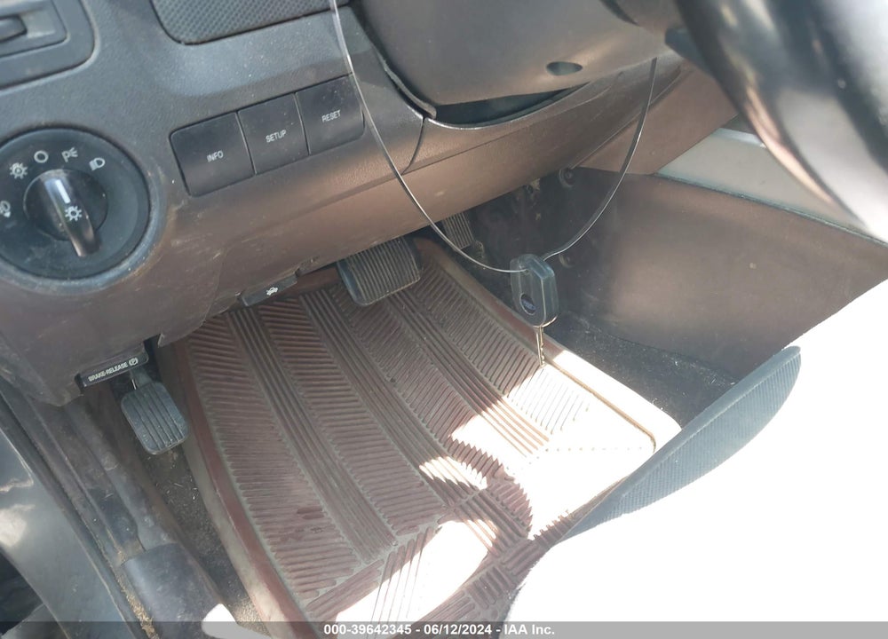 2010 FORD ESCAPE XLT VIN: 1FMCU0DG9AKC88336