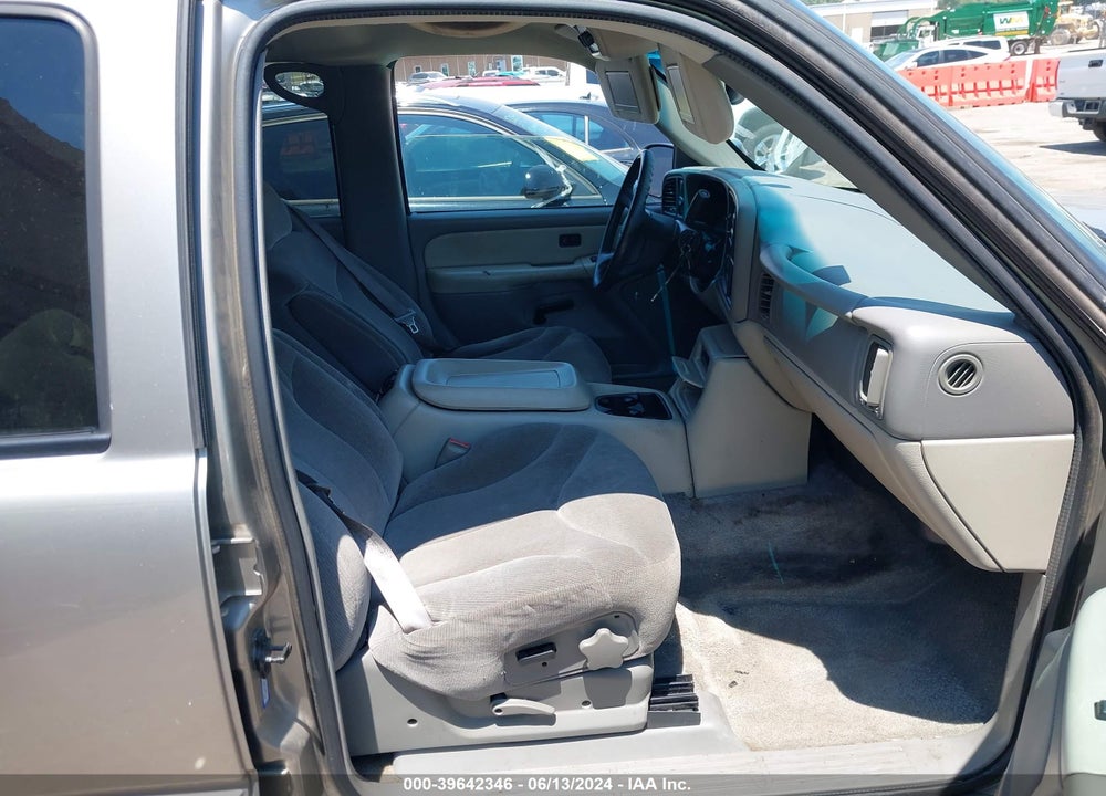 2000 GMC YUKON XL 1500 SLE VIN: 3GKEC16T5YG182892