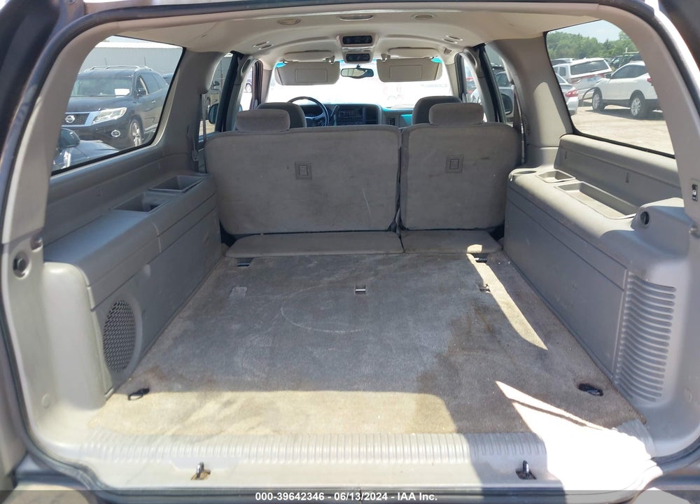 2000 GMC YUKON XL 1500 SLE VIN: 3GKEC16T5YG182892