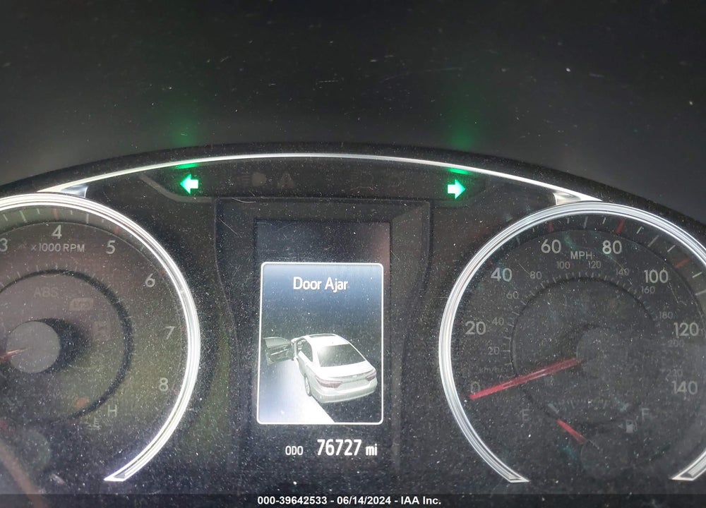 2017 TOYOTA CAMRY SE VIN: 4T1BF1FK8HU752440