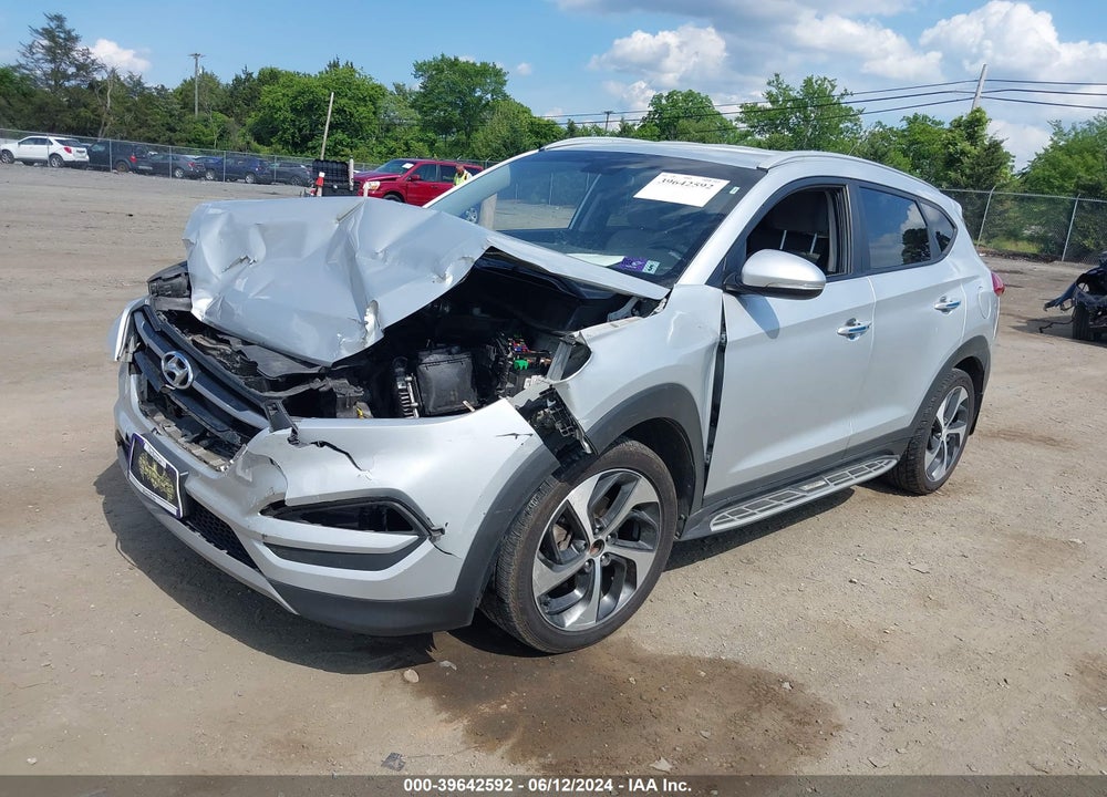 2017 HYUNDAI TUCSON SPORT VIN: KM8J3CA22HU582633