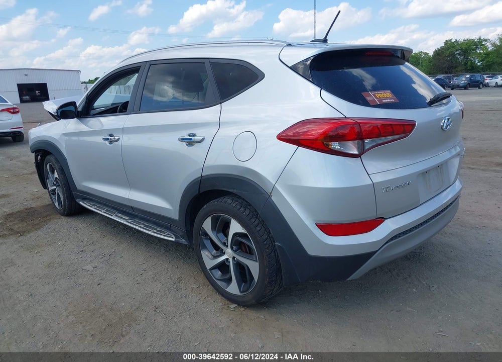 2017 HYUNDAI TUCSON SPORT VIN: KM8J3CA22HU582633