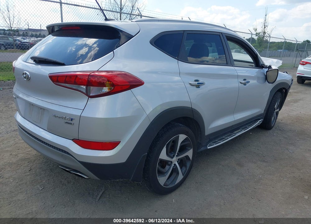 2017 HYUNDAI TUCSON SPORT VIN: KM8J3CA22HU582633