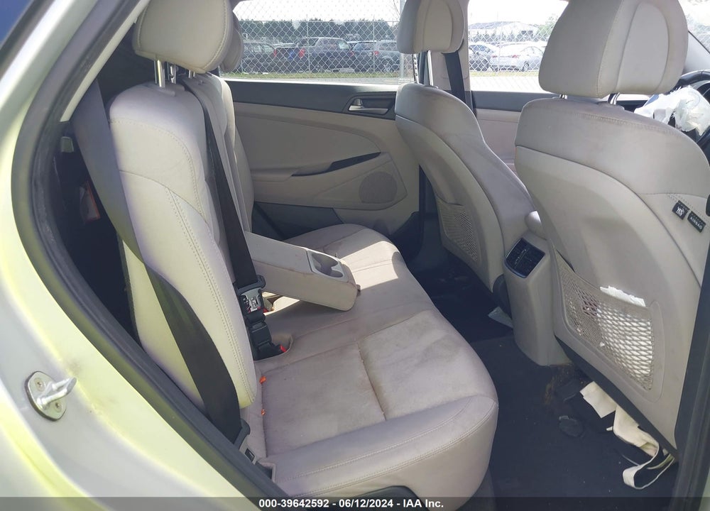 2017 HYUNDAI TUCSON SPORT VIN: KM8J3CA22HU582633