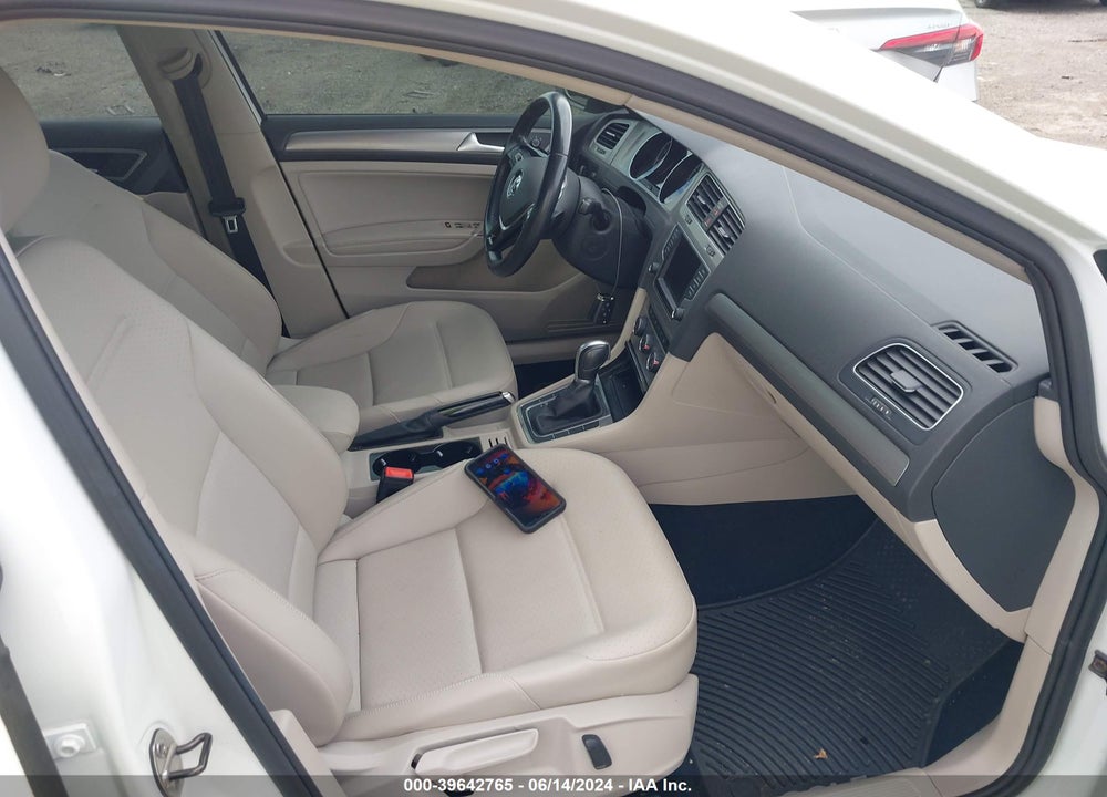2017 VOLKSWAGEN GOLF VIN: 3VW217AU8HM001760