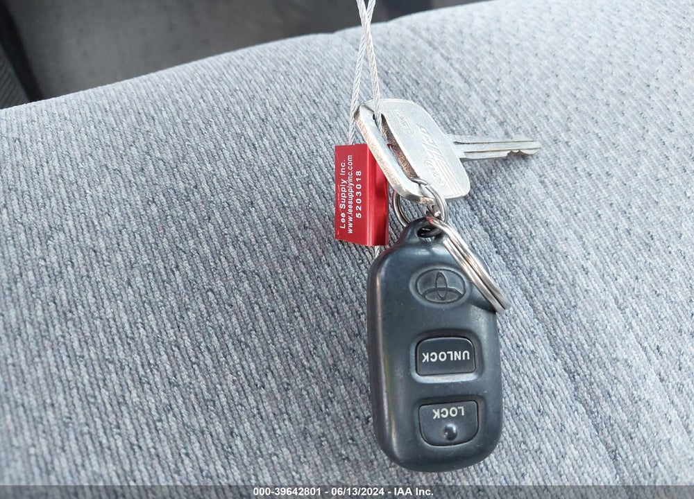 2000 TOYOTA CAMRY LE V6 VIN: JT2BF22K8Y0286119