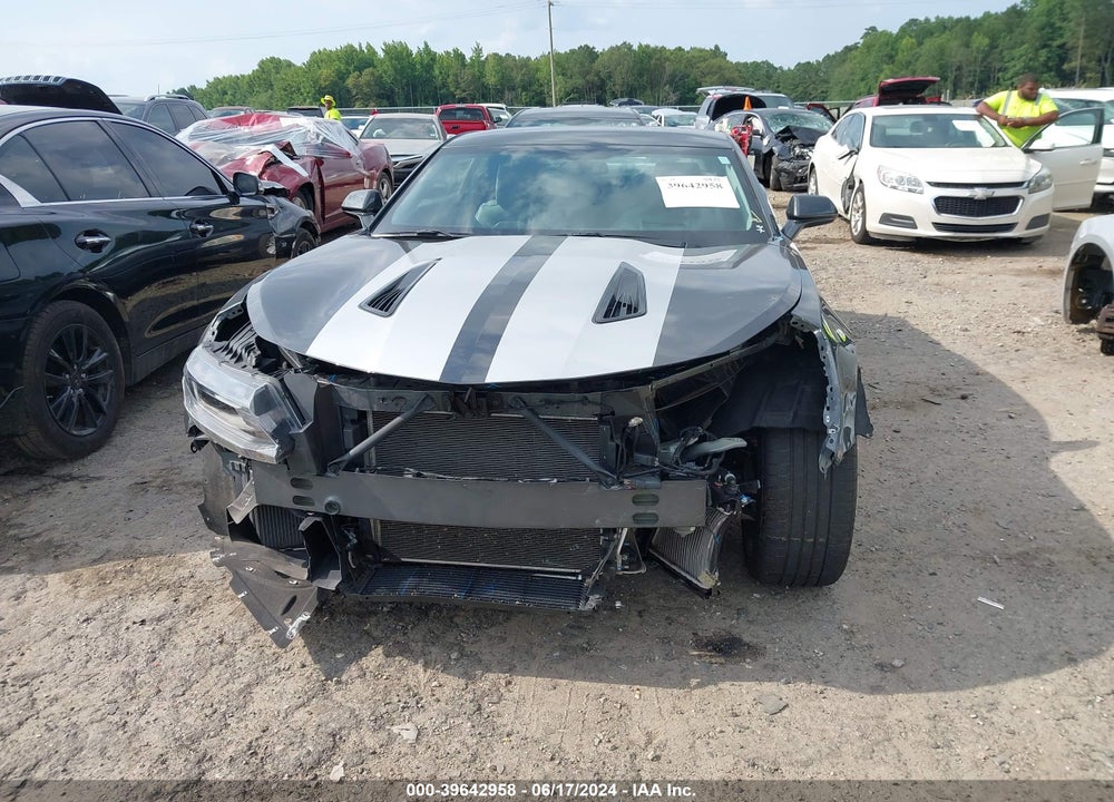 2017 CHEVROLET CAMARO 2SS VIN: 1G1FH1R72H0104227