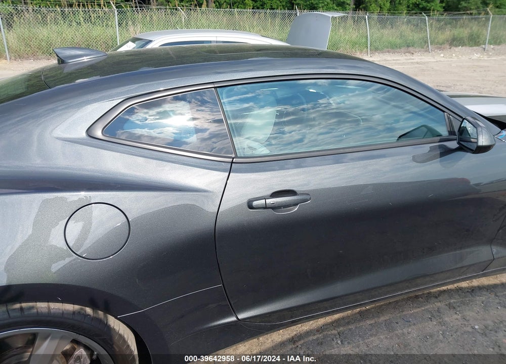 2017 CHEVROLET CAMARO 2SS VIN: 1G1FH1R72H0104227