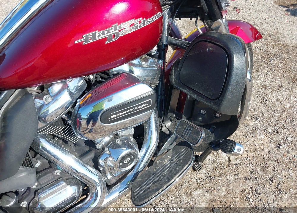2017 HARLEY-DAVIDSON FLHXS STREET GLIDE SPECIAL VIN: 1HD1KRC15HB620610