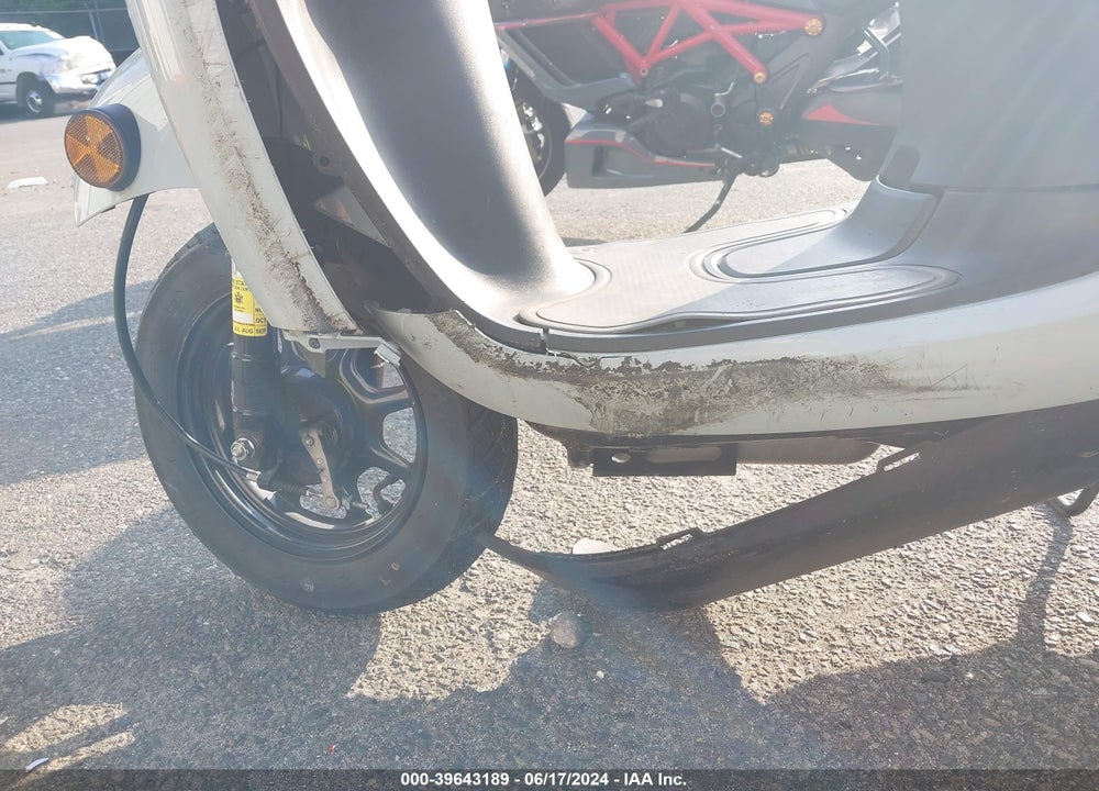 2022 HONDA NCW50 VIN: JH2AF7715NK502709
