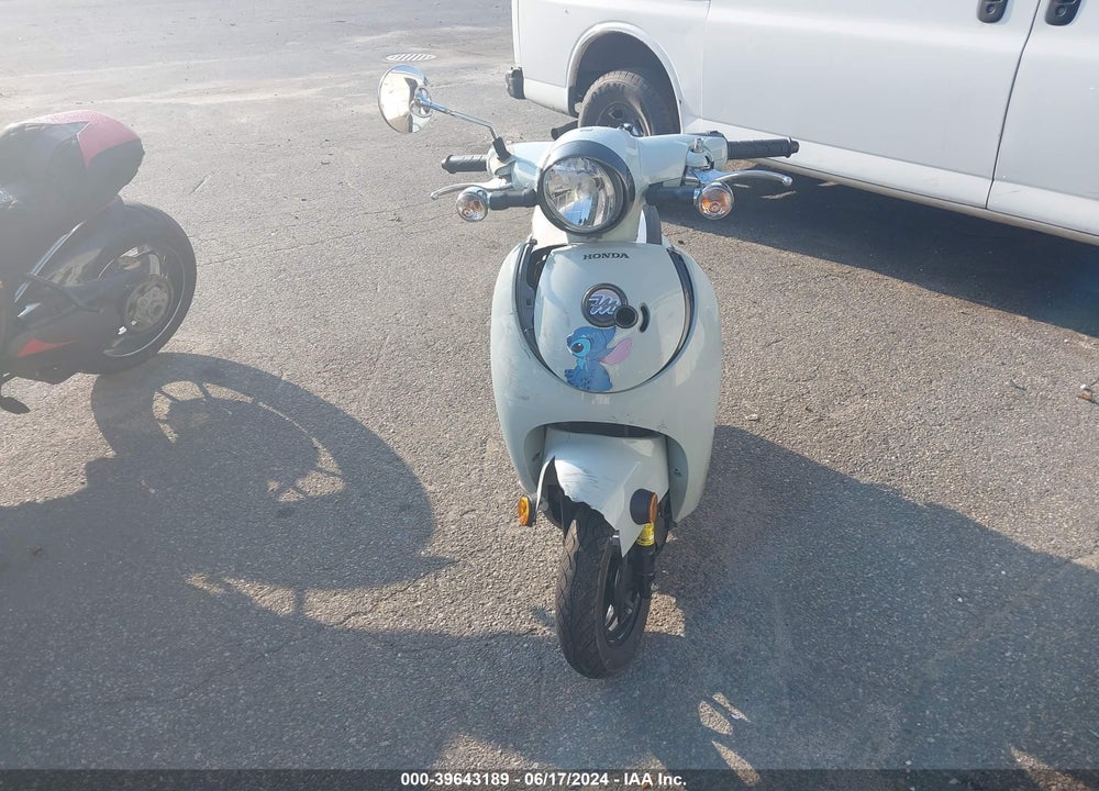 2022 HONDA NCW50 VIN: JH2AF7715NK502709