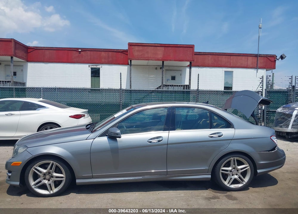 2014 MERCEDES-BENZ C 300 LUXURY 4MATIC/SPORT 4MATIC VIN: WDDGF8AB2EG181442