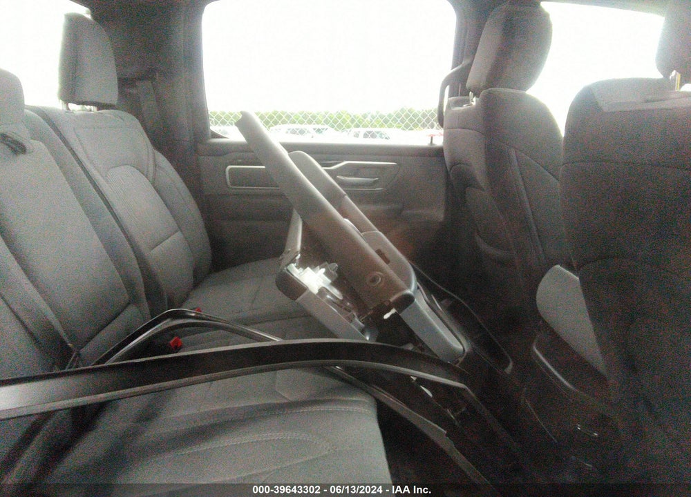 2022 RAM 1500 BIG HORN 4X2 6'4 BOX VIN: 1C6RREMT9NN467823