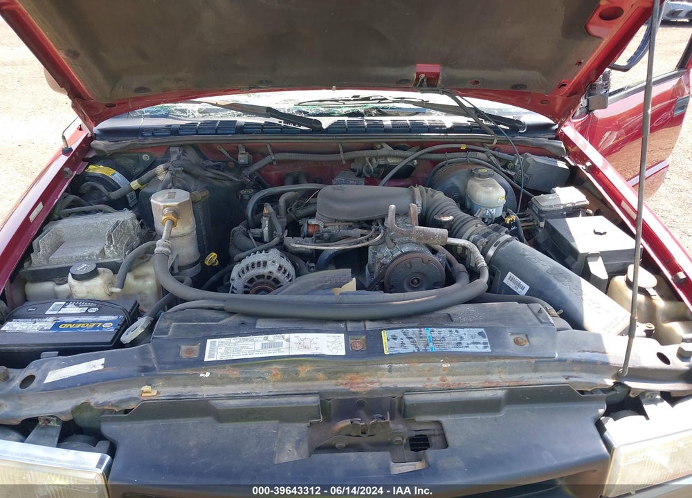2002 CHEVROLET S-10 VIN: 1GCCS19WX28160900