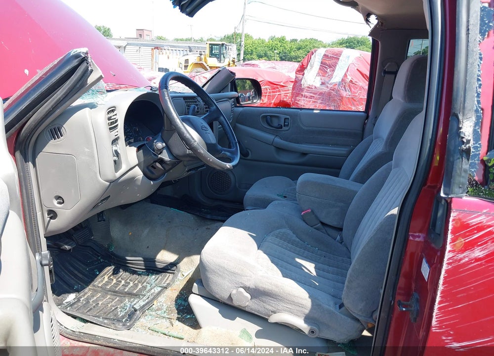 2002 CHEVROLET S-10 VIN: 1GCCS19WX28160900