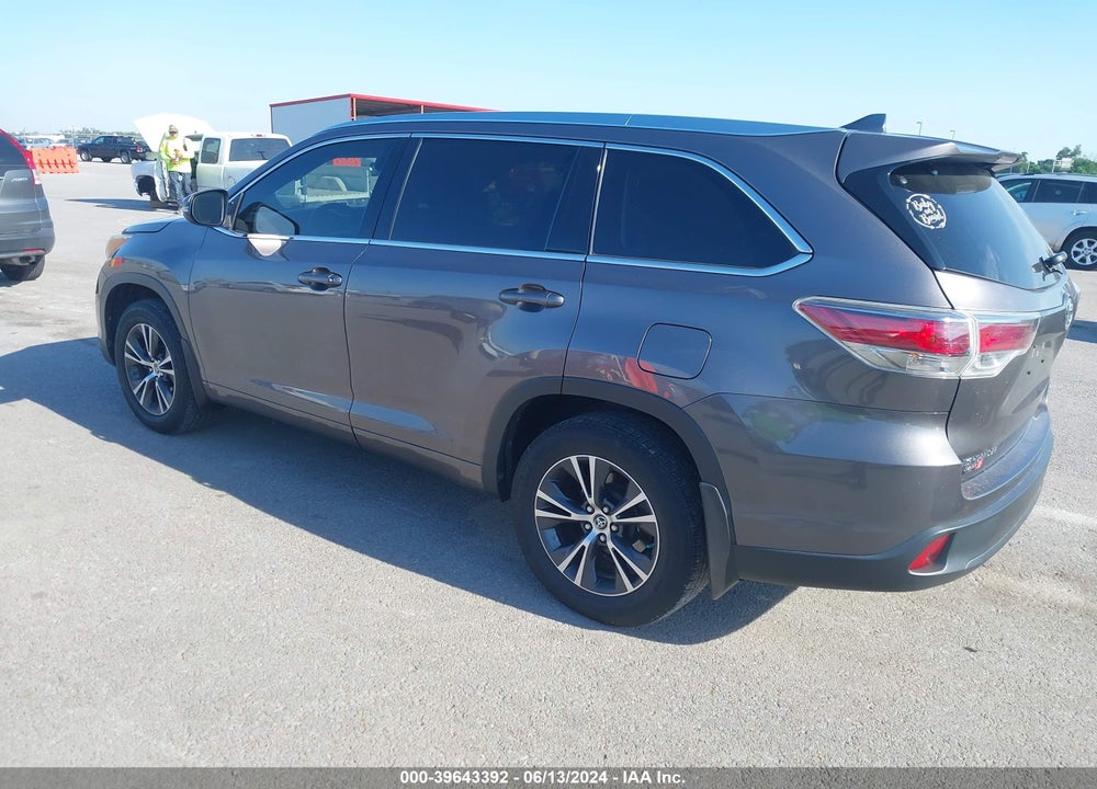 2016 TOYOTA HIGHLANDER XLE V6 VIN: 5TDJKRFH3GS237685