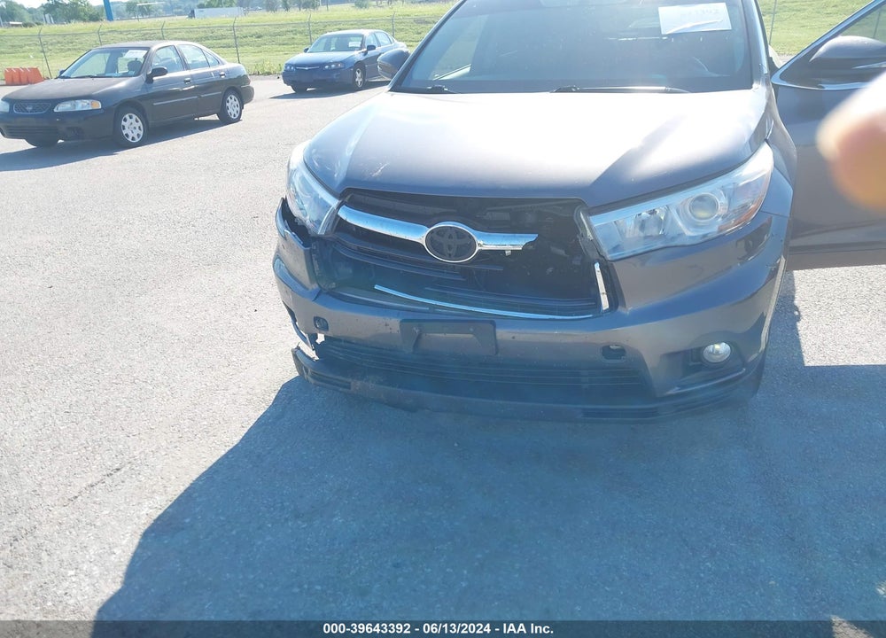 2016 TOYOTA HIGHLANDER XLE V6 VIN: 5TDJKRFH3GS237685