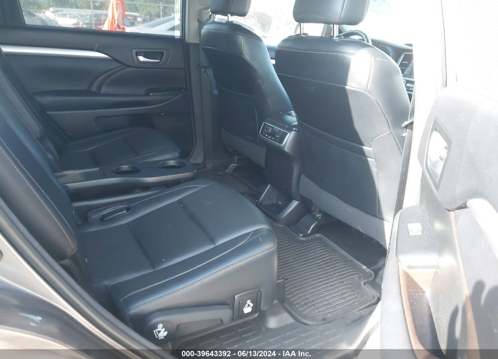 2016 TOYOTA HIGHLANDER XLE V6 VIN: 5TDJKRFH3GS237685
