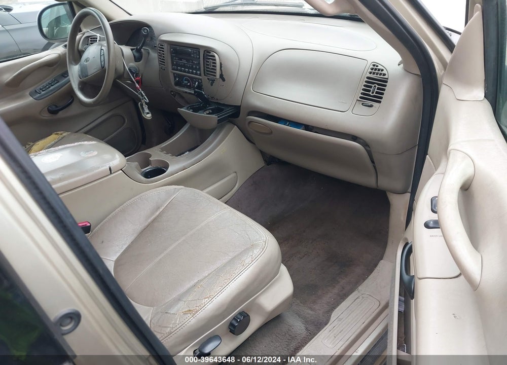 2000 FORD EXPEDITION XLT VIN: 1FMRU15L5YLB13243