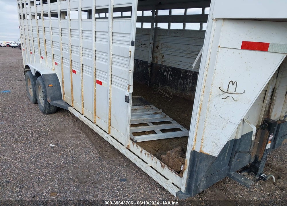 2015 TITAN TRAILER MFG --- VIN: 4TGG20208F1073837