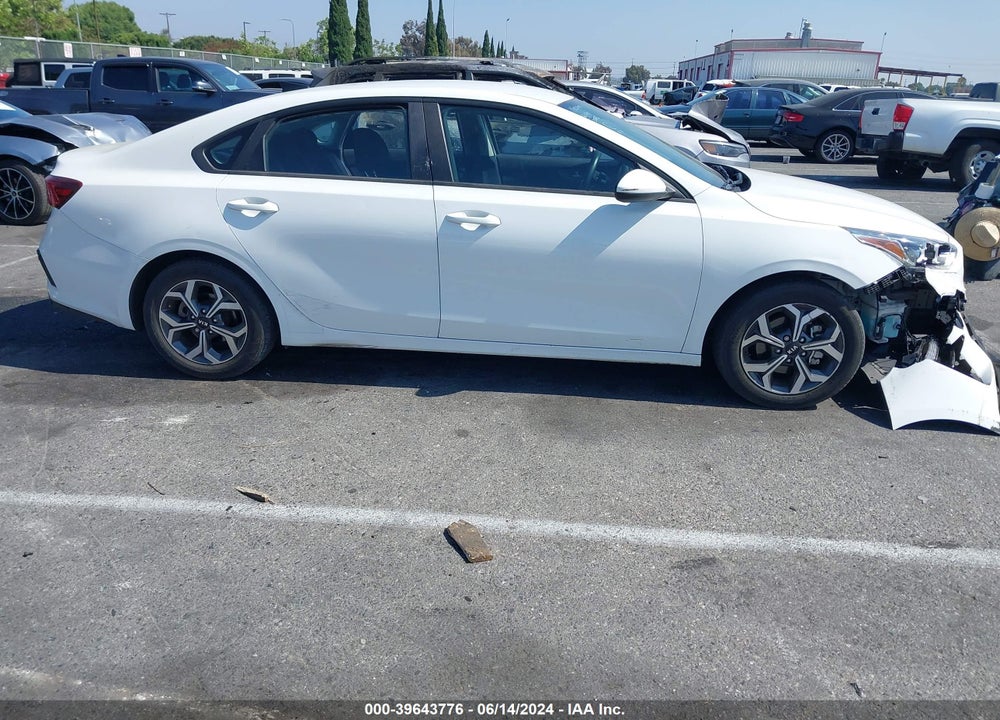 2019 KIA FORTE LXS VIN: 3KPF24AD7KE093428