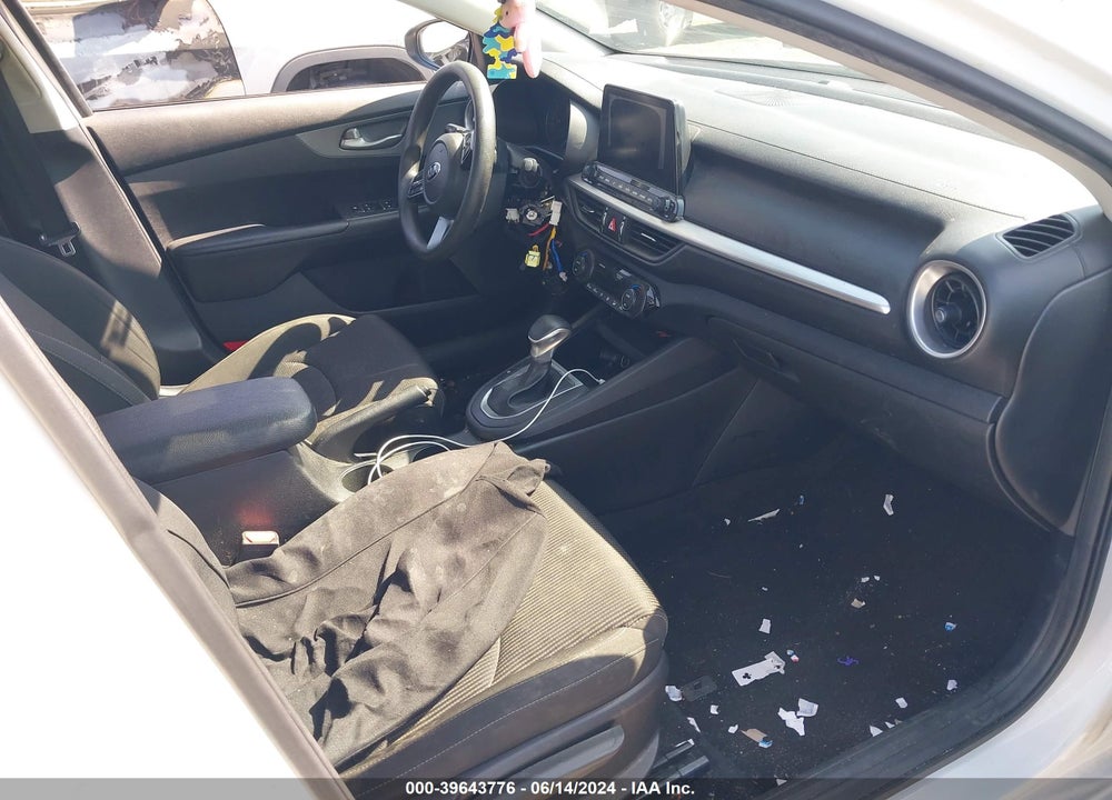 2019 KIA FORTE LXS VIN: 3KPF24AD7KE093428