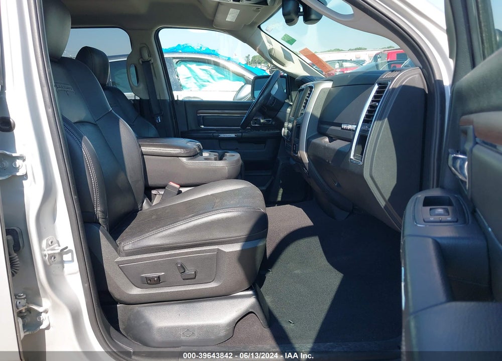 2017 RAM 1500 LAIE QUAD CAB 4X2 6'4 BOX VIN: 1C6RR6JT0HS512793