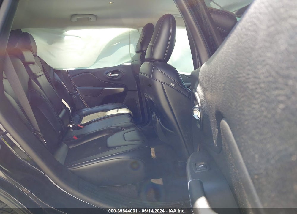 2019 JEEP CHEROKEE LATITUDE PLUS FWD VIN: 1C4PJLLB9KD184084