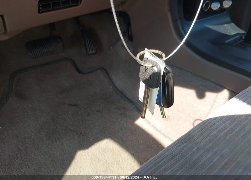 2000 TOYOTA 4RUNNER SR5 V6 VIN: JT3GN86R9Y0141718