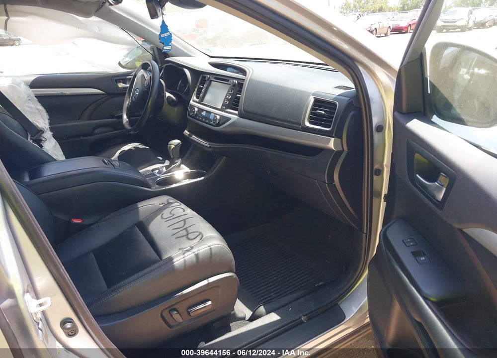 2019 TOYOTA HIGHLANDER HYBRID XLE VIN: 5TDJGRFH7KS071360