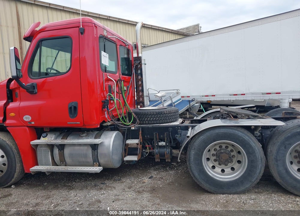 2012 FREIGHTLINER CASCADIA 125 VIN: 1FUJGEDV8CSBR5448