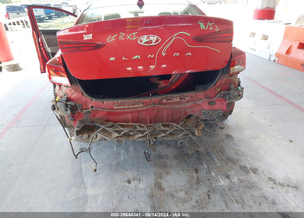 2019 HYUNDAI ELANTRA SEL VIN: KMHD84LF8KU745944