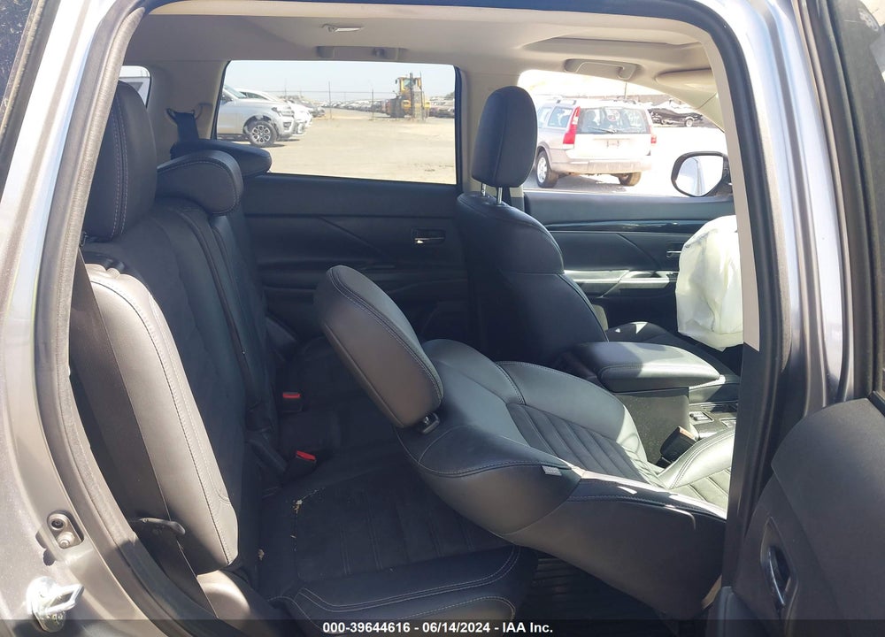 2019 MITSUBISHI OUTLANDER SE VIN: JA4AD3A36KZ017381