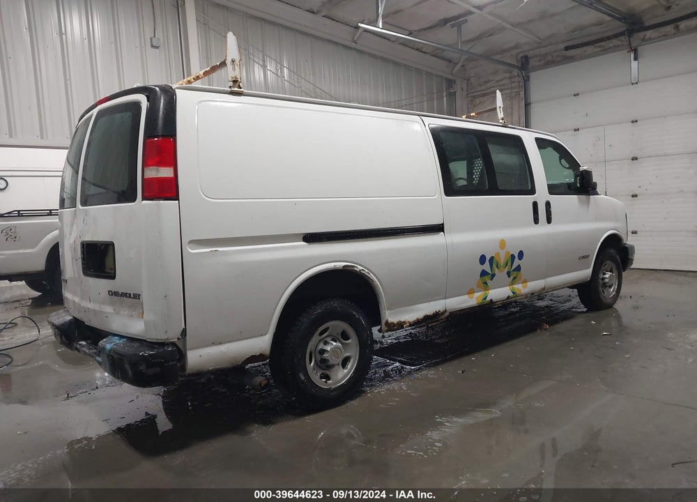 2005 CHEVROLET EXPRESS VIN: 1GCHG39U451146182
