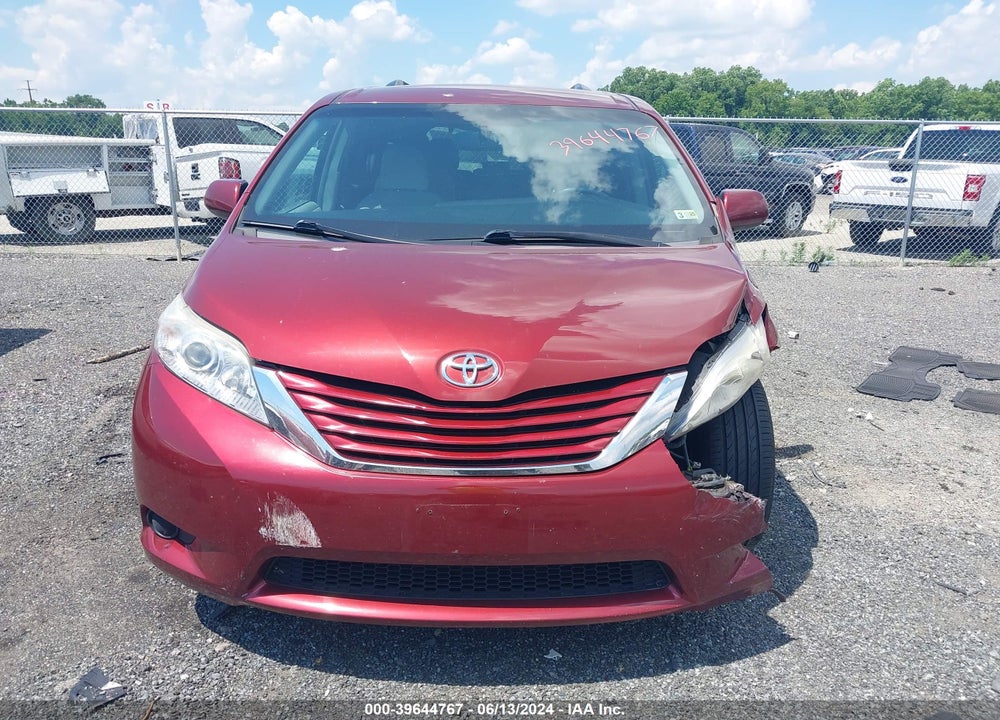 2017 TOYOTA SIENNA LE 8 PASSENGER VIN: 5TDKZ3DC2HS824949